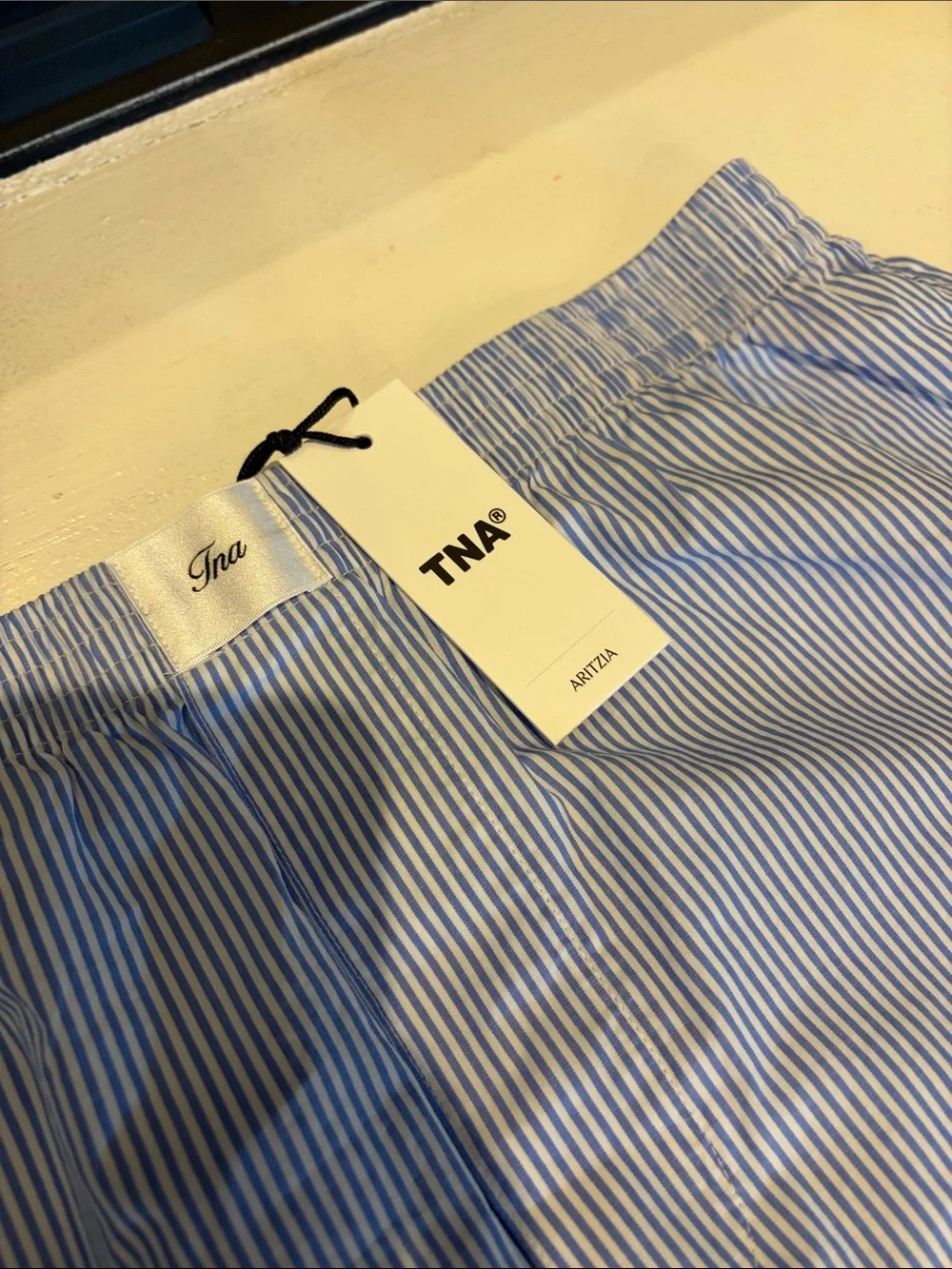 Aritzia women’s Light Blue & White Pinstripe Flat Front Shorts/boxers
